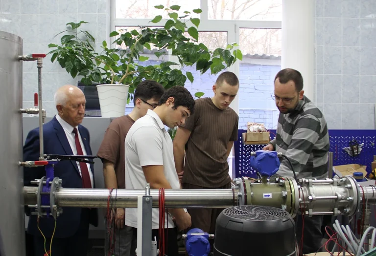 Из теории в практику: студенты знакомятся с работой метрологических лабораторий